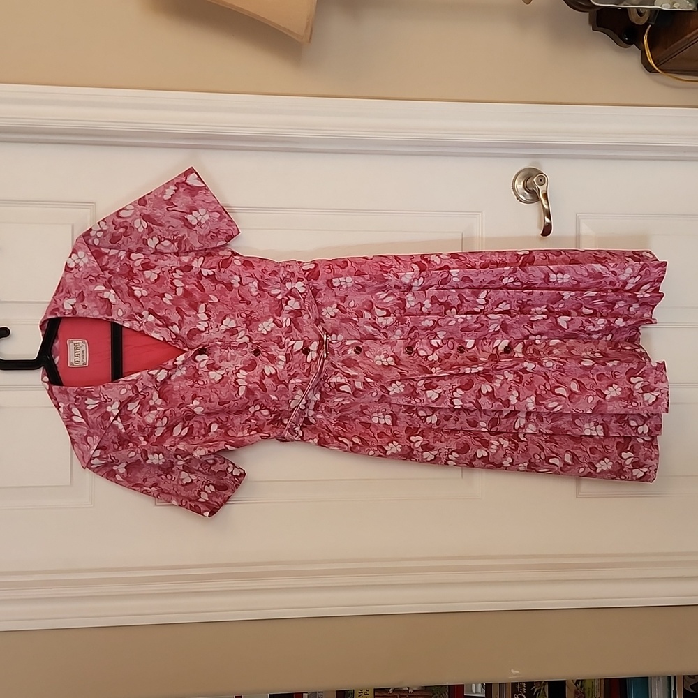 80's‎ Vintage Mayna Pink Floral Button up Short Sleeve Belted Dress. Size 7.